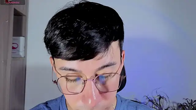 Snapshot of cameron_cum chatting on 10/27/25, 03:24 cameron cum online show from 10/27/25, 03:24