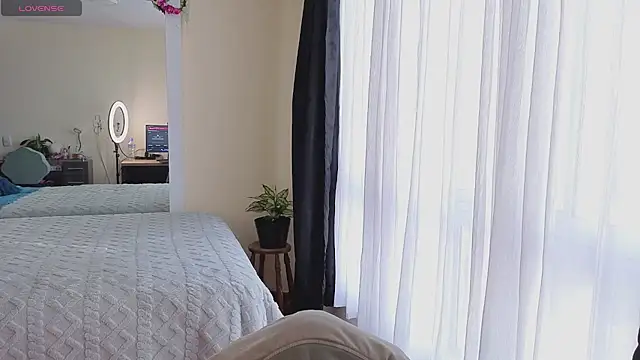 Snapshot of cameron_cum chatting on 12/05/25, 11:53 cameron cum online show from 12/05/25, 11:53