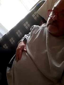 Snapshot of bluangelo chatting on 05/02/26, 10:31 bluangelo online show from 05/02/26, 10:31