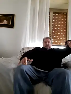 Snapshot of bluangelo chatting on 03/05/25, 10:22 bluangelo online show from 03/05/25, 10:22