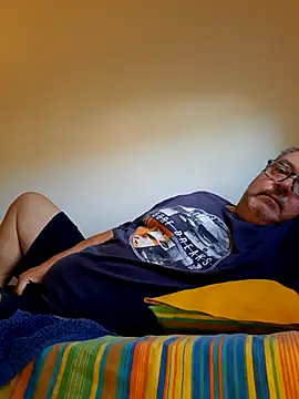 Snapshot of bluangelo chatting on 09/21/25, 12:10 bluangelo online show from 09/21/25, 12:10