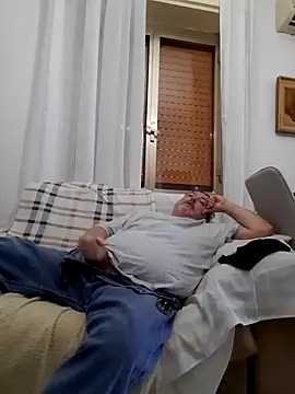 Snapshot of bluangelo chatting on 03/04/25, 03:15 bluangelo online show from 03/04/25, 03:15