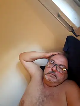 Snapshot of bluangelo chatting on 09/23/25, 12:23 bluangelo online show from 09/23/25, 12:23