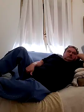 Snapshot of bluangelo chatting on 03/12/25, 12:36 bluangelo online show from 03/12/25, 12:36