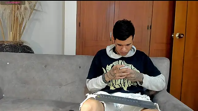 jamesinked  online show from 10/28/25, 01:17