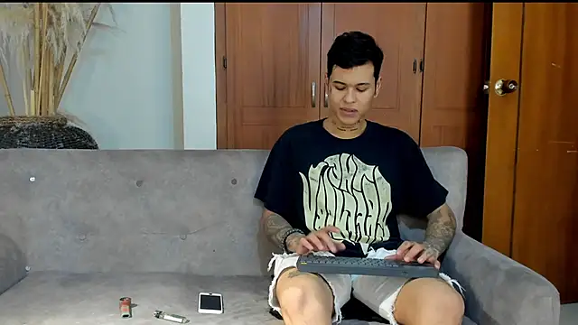 jamesinked  online show from 10/28/25, 07:24