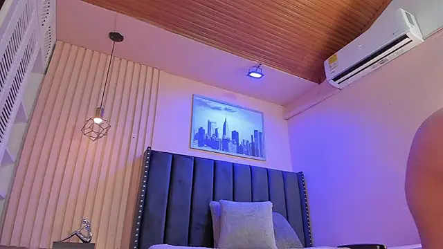 viiolett lee online show from 11/04/25, 10:46