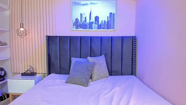 viiolett lee online show from 11/07/25, 09:41