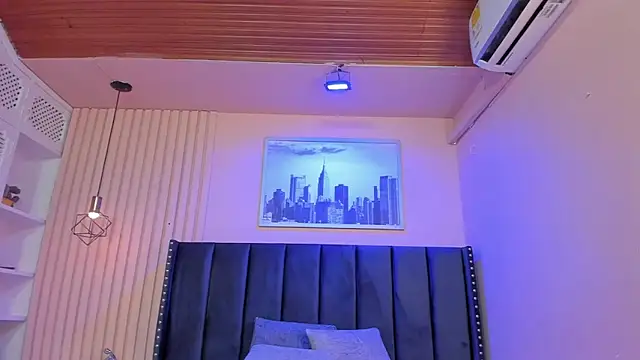 viiolett lee online show from 10/26/25, 08:20