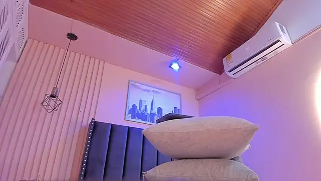 viiolett lee online show from 03/20/25, 11:34