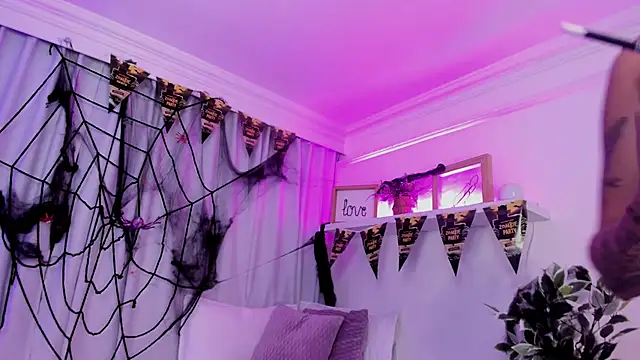 susyy7 online show from 10/30/25, 07:33