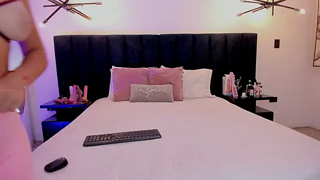 susyy7 online show from 10/21/25, 03:39