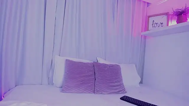 susyy7 online show from 10/27/25, 07:37