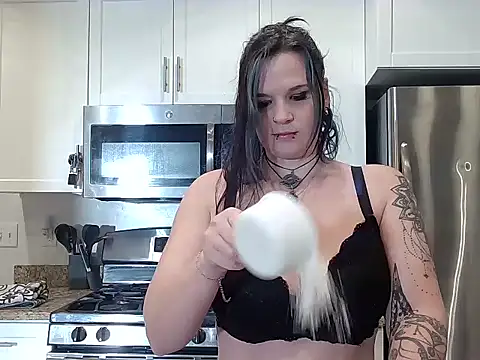 Snapshot of CherryWilde chatting on 01/15/26, 04:10 CherryWilde online show from 01/15/26, 04:10