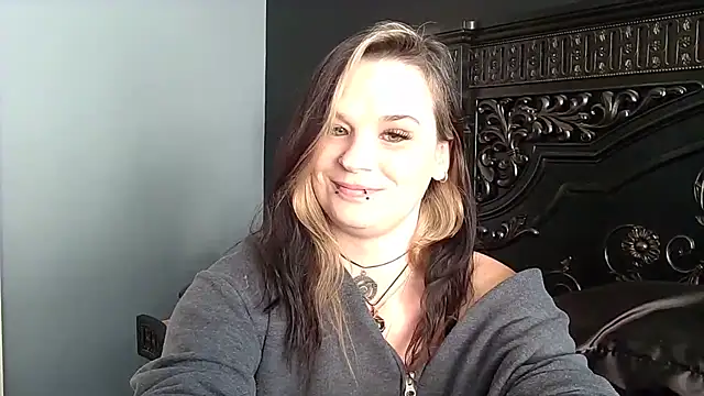 Snapshot of CherryWilde chatting on 01/06/26, 04:44 CherryWilde online show from 01/06/26, 04:44