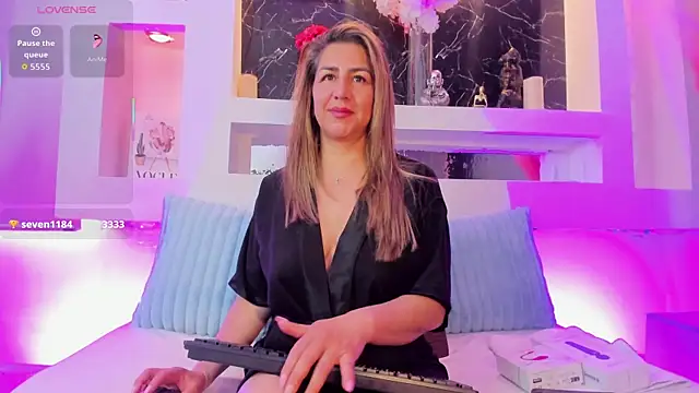 Cinthya mjs online show from 04/13/26, 12:53