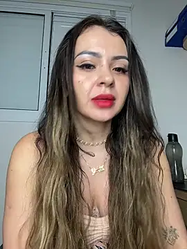 Snapshot of carol_amorim chatting on 06/09/26, 11:39 carol amorim online show from 06/09/26, 11:39