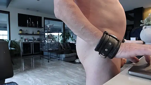 Toy-Daddy online show from 12/01/25, 02:18