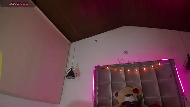 Snapshot of Melody_Ds chatting on 02/11/25, 01:10 Melody Ds online show from 02/11/25, 01:10