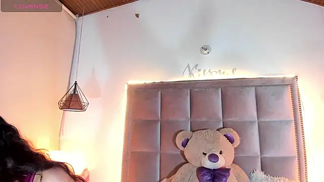 Snapshot of Melody_Ds chatting on 09/20/25, 04:28 Melody Ds online show from 09/20/25, 04:28