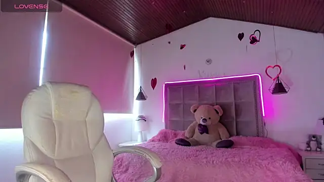 Snapshot of Melody_Ds chatting on 03/13/25, 10:10 Melody Ds online show from 03/13/25, 10:10