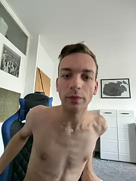 Snapshot of nickdtr chatting on 06/19/26, 10:43 nickdtr online show from 06/19/26, 10:43