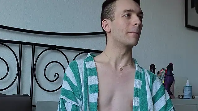 Snapshot of nickdtr chatting on 02/15/26, 02:38 nickdtr online show from 02/15/26, 02:38