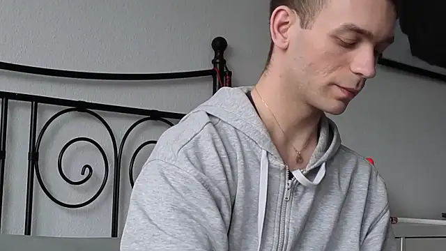 Snapshot of nickdtr chatting on 02/18/26, 01:18 nickdtr online show from 02/18/26, 01:18