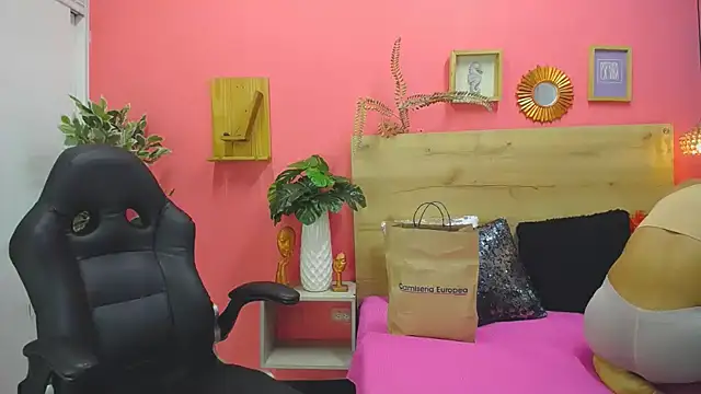 aslyhernandez 7 online show from 03/31/26, 10:28