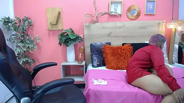 aslyhernandez 7 online show from 03/24/26, 12:05