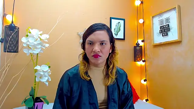 aslyhernandez 7 online show from 10/10/25, 12:39