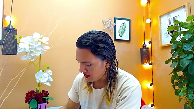 aslyhernandez 7 online show from 10/16/25, 03:31