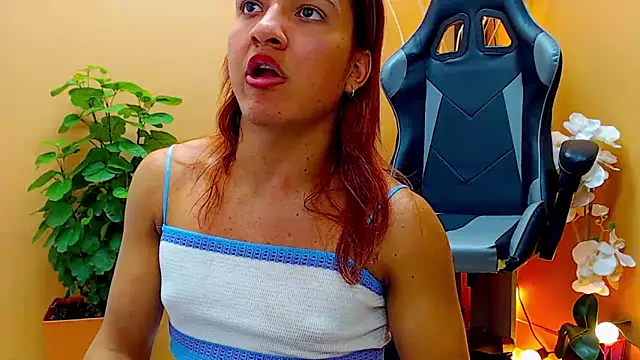 aslyhernandez 7 online show from 02/26/25, 09:53