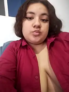Snapshot of nadine_russo chatting on 01/18/25, 01:40 nadine russo online show from 01/18/25, 01:40