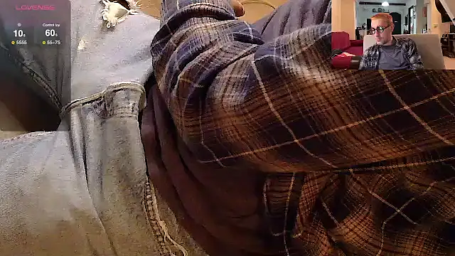 Snapshot of NofaceMan__ chatting on 12/02/24, 04:04 NofaceMan online show from 12/02/24, 04:04