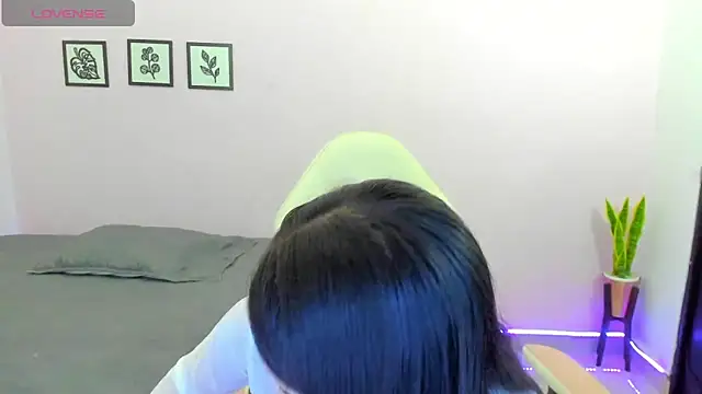 sophie pazz online show from 11/15/25, 10:25