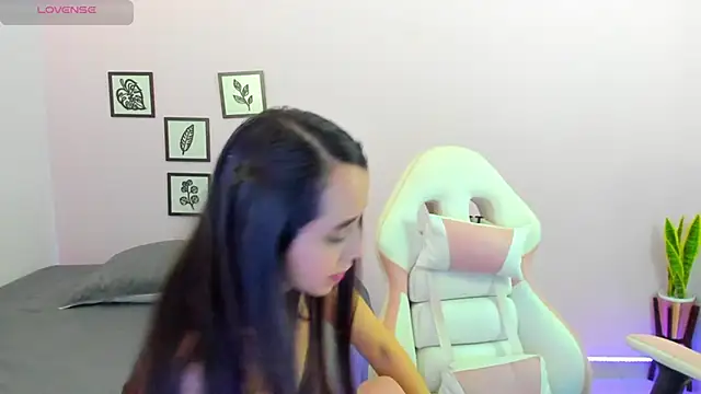 sophie pazz online show from 03/01/25, 10:42