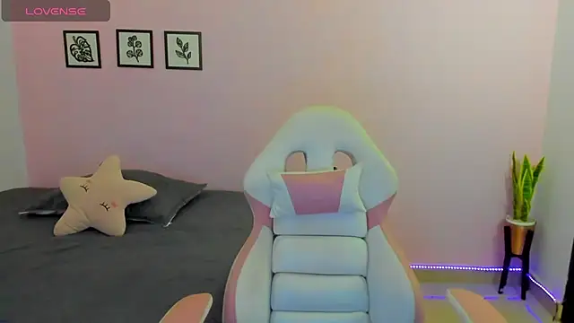 sophie pazz online show from 02/23/26, 10:10