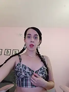 Snapshot of sophie_pazz chatting on 05/16/26, 10:42 sophie pazz online show from 05/16/26, 10:42