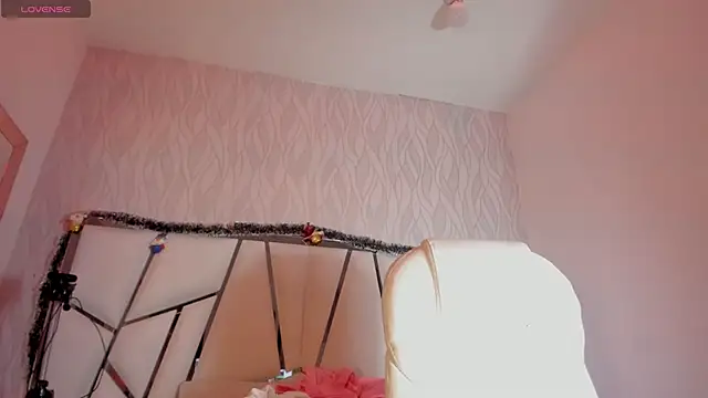 Victoriaa millers online show from 12/15/25, 07:20