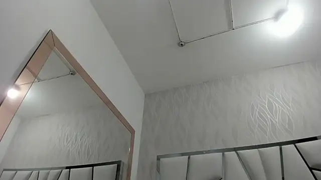 Victoriaa millers online show from 11/05/25, 07:06