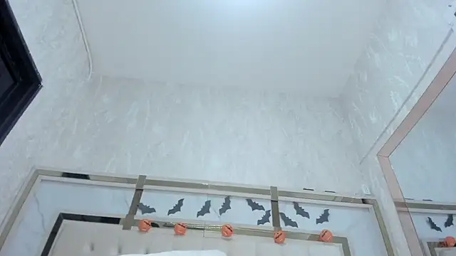 Victoriaa millers online show from 10/17/25, 07:15