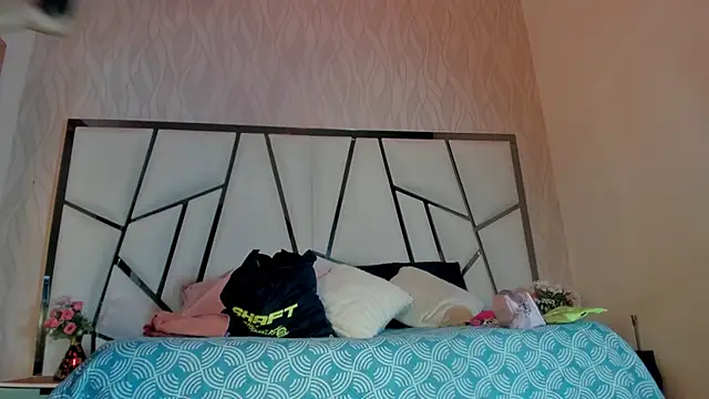 Victoriaa millers online show from 10/20/25, 07:14