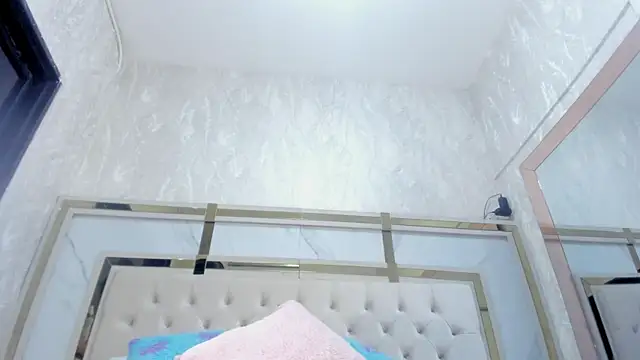 Victoriaa millers online show from 11/14/25, 09:18