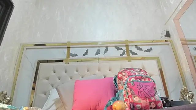 Victoriaa millers online show from 10/30/25, 07:11