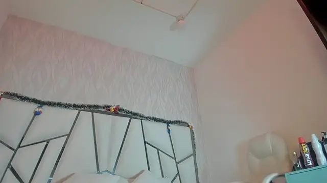 Victoriaa millers online show from 11/25/25, 08:42