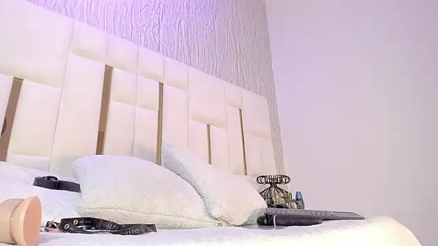 Victoriaa millers online show from 03/09/26, 07:17