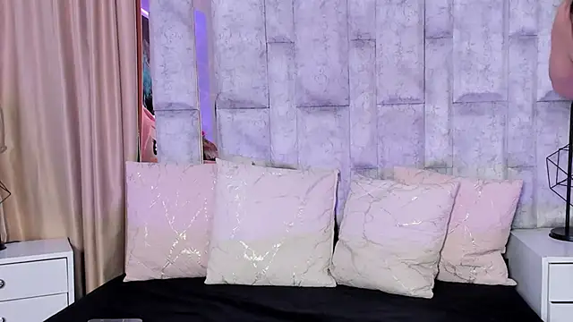 lila noa online show from 11/13/25, 07:40