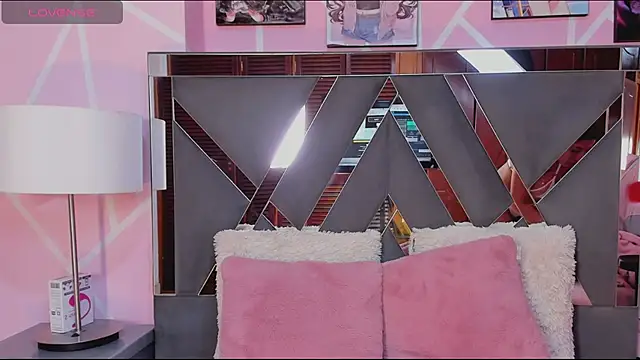 lila noa online show from 09/17/25, 07:38
