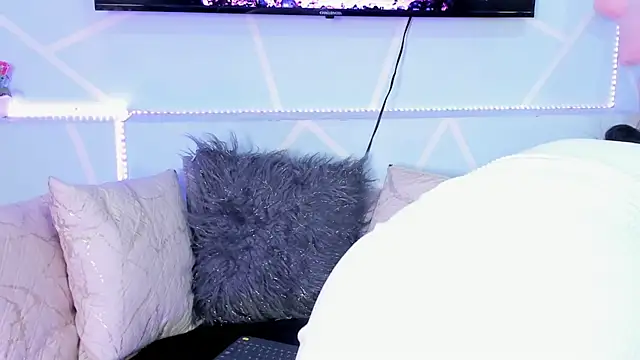 lila noa online show from 11/07/25, 07:29